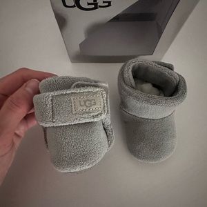 UGG Baby gray